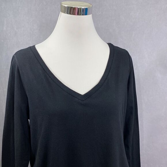 Maternity- Black V-Neck LS Tee - Picture 5 of 7